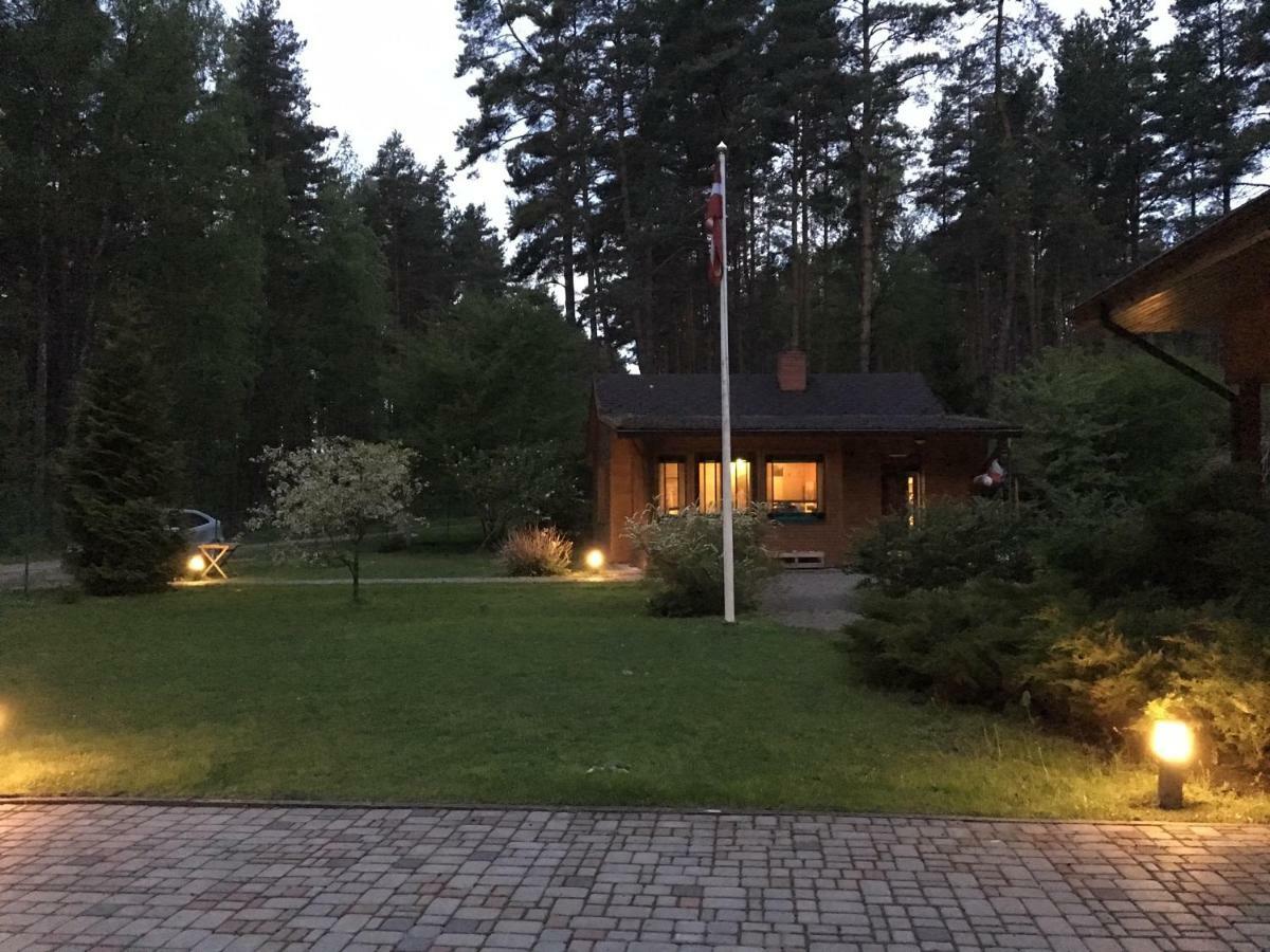 Forest House With Outdoor Hot Tub Jūrkalne المظهر الخارجي الصورة